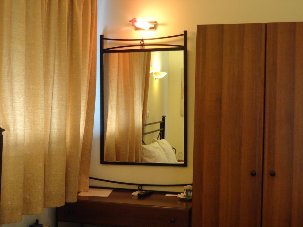 Diana Hotel Makrakómi Eksteriør billede